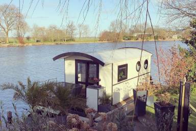 Boat  Zevenaar