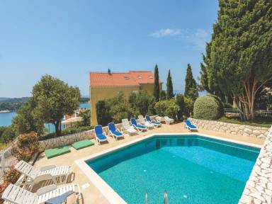 Voll ausgestattetes gemütliches Apartment mit Pool und Terrasse | Nah am Strand