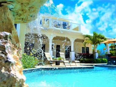 House with BBQ, terrace & private pool