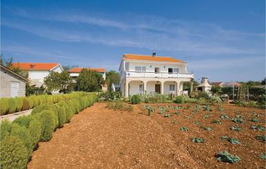 Nice apartment with terrace & BBQ | Close to the beach
