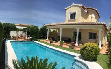 Traumvilla Segaria in Els Poblets-Denia-Alicante, 165m2 mit grossem Pool, 900m2 Parkgrundstück