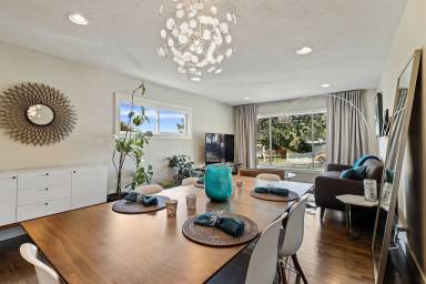 242 m² House