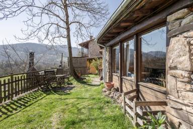 Exquisita casa vacacional totalmente equipada con internet de alta velocidad, terraza y piscina | Vistas al jardín