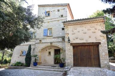 Villa  Saint-Maximin-la-Sainte-Baume