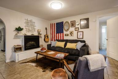 Cottage Gold Hill