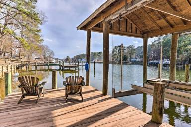 Cottage  Reedville