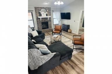 House Pet-friendly Enid
