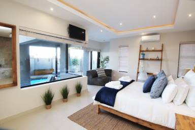 Accommodation  Van Riebeeckstrand