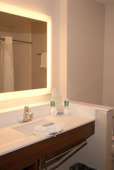 Holiday Inn Express Hotel & Suites Decatur By IHG in Decatur, AL