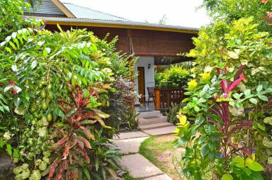 Logement convivial et familial avec barbecue, terrasse et jardin | Vue jardin