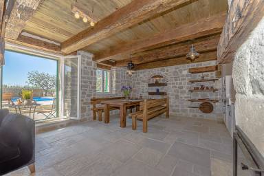 Ferienhaus mit privatem Pool, Garten und Grill | Gartenblick