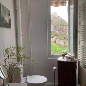 Apartment with patio & garden — photo 4