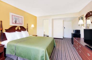 Motel  Chambersburg
