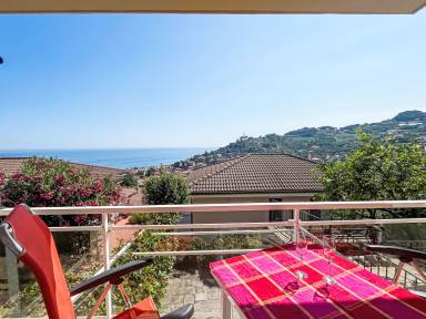 Appartamento con terrazza | Vista sul mare | Spiaggia nelle vicinanze