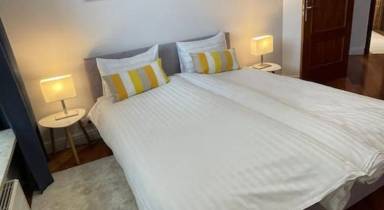 100 m² Apartament
