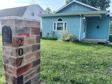 Airbnb  Gallatin