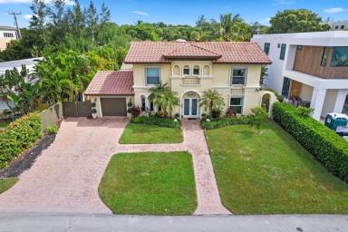 279 m² House