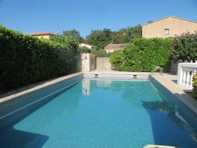 Eingezäuntes Ferienhaus mit Hund und Pool in Fréjus, Provence