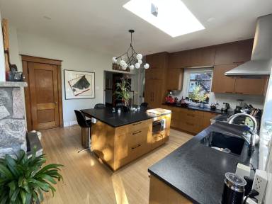 House Pointe-Claire