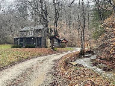 Cabin  Columbus