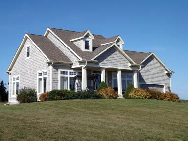 279 m² House