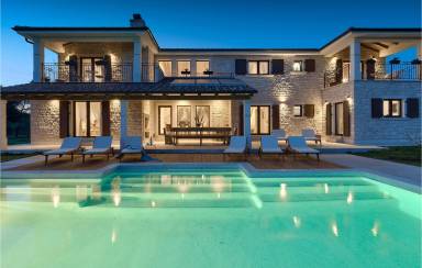 Huis 240 m²