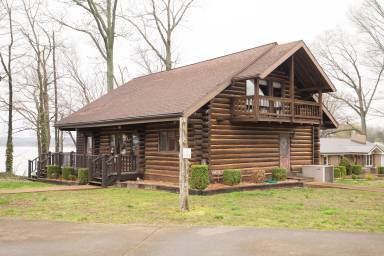 Cabin Lake Barkley