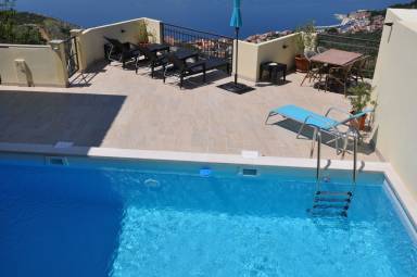 Villa avec terrasse, barbecue et piscine privée | Vue ville