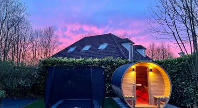 Villa mit Pool, Sauna und Whirlpool