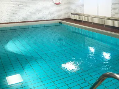 Voll ausgestattete Ferienwohnung mit Pool, Garten und Sauna | Meerblick | Neben dem Strand