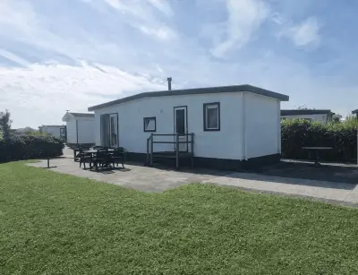 Gemütliches Chalet mit Garten, Pool und Terrasse