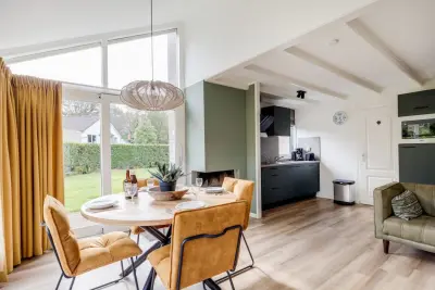Kinderfreundliches Ferienhaus mit Pool und Garten