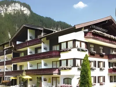 Apartment mit Pool, Garten und Whirlpool