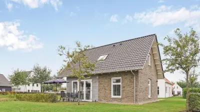 Ferienhaus mit Terrasse, Pool und Garten | Haustiere erlaubt