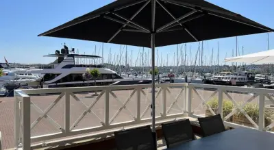 Voll ausgestattete Wohnung mit Terrasse und Pool | Strand in der Nähe