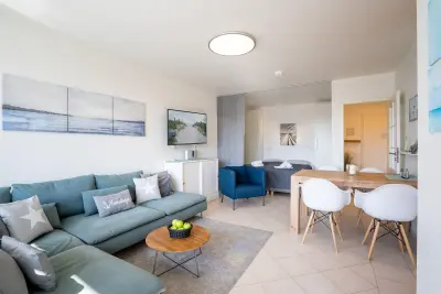 Apartment mit Pool