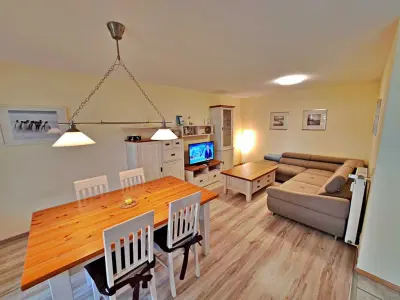 Kinderfreundliche wunderschöne Wohnung mit beheiztem Pool und Sauna | Neben dem Strand