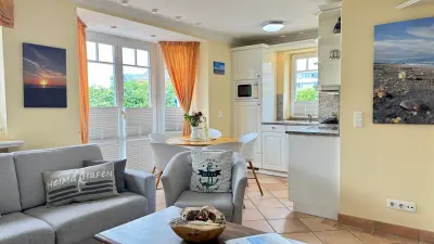Voll ausgestattetes Apartment mit Pool, Sauna und Terrasse | Neben dem Strand