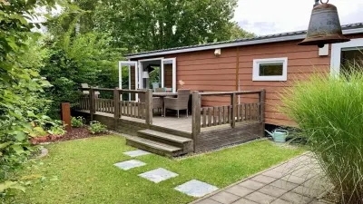 Ferienhaus mit Terrasse, Sauna und Pool