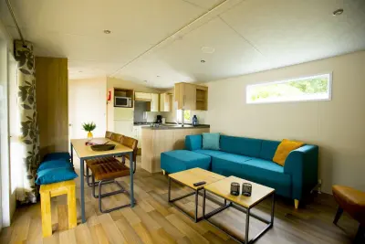Ferienhaus mit Pool und Garten