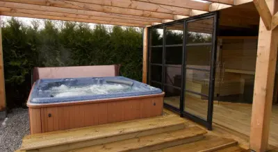 Villa mit Pool, Sauna und Whirlpool