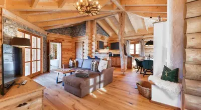 Chalet mit Terrasse, Whirlpool und Garten