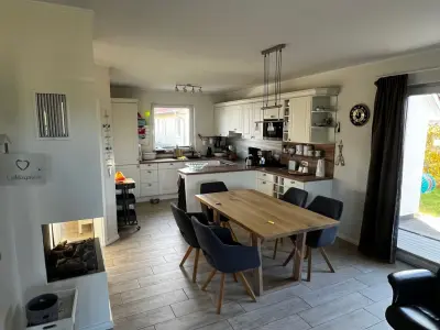 Familienfreundliches gemütliches Ferienhaus mit Terrasse, Whirlpool und Pool | Meerblick | Strand in der Nähe | Haustierfreundlich