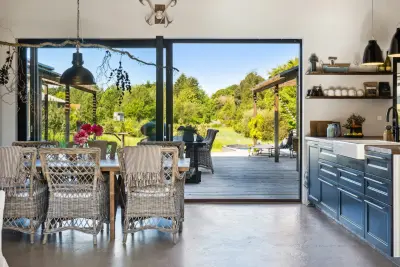 Voll ausgestattetes Ferienhaus mit Grill, Terrasse und privatem Pool