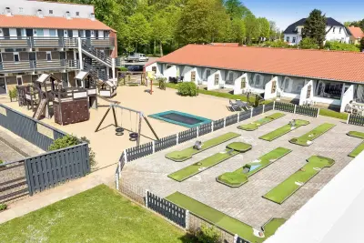 Ferienhaus mit Garten und Pool | Wasserblick