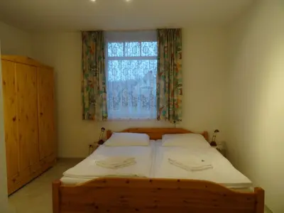 Familienorientierte wunderschöne Wohnung mit Garten, beheiztem Pool und Sauna | Haustierfreundlich