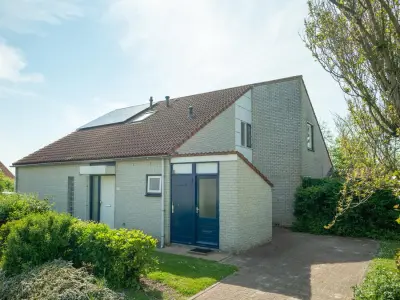 Villa mit beheiztem Pool, Sauna und Terrasse