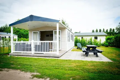Chalet mit Garten und Pool