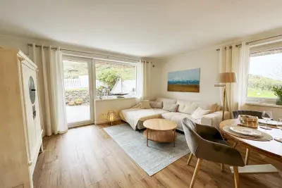 Kinderfreundliches Apartment mit Terrasse und beheiztem Pool | Strand in der Nähe | Ideal für Homeoffice | Haustiere erlaubt