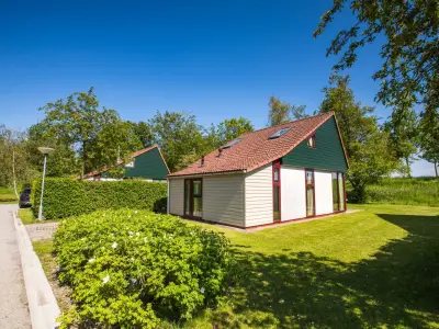 Ferienhaus mit Pool, Sauna und Garten